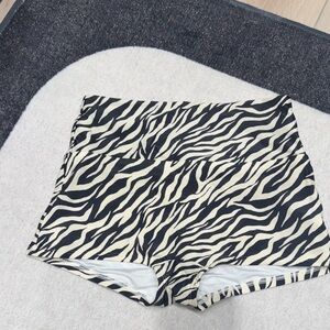 Old Navy Black and White Zebra Print High Waist Shorts